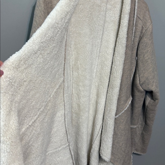 Monroe & Main Cozy Long Open Cardigan Faux Fur Lined Excellent Condition! - Picture 4 of 13